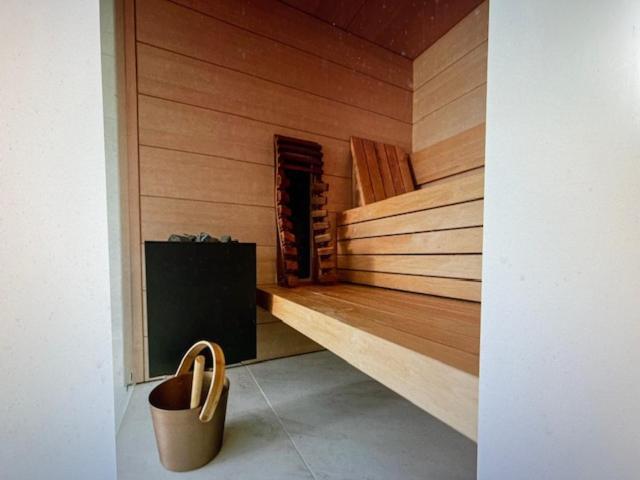 Schravenhoek Met Indoorzwembad En Sauna 베우른 외부 사진
