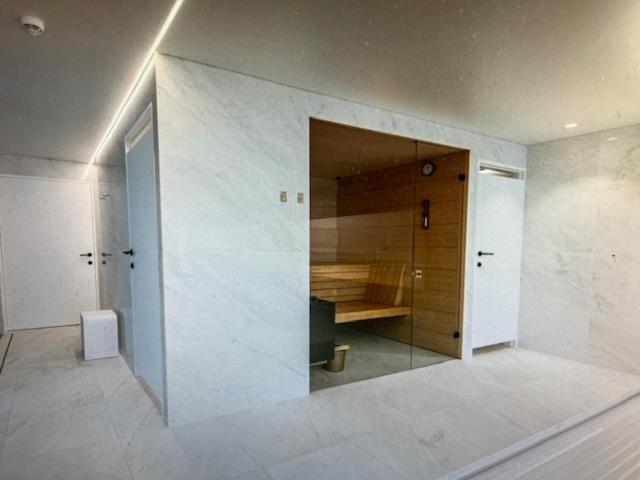 Schravenhoek Met Indoorzwembad En Sauna 베우른 외부 사진