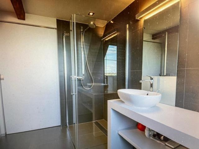 Schravenhoek Met Indoorzwembad En Sauna 베우른 외부 사진